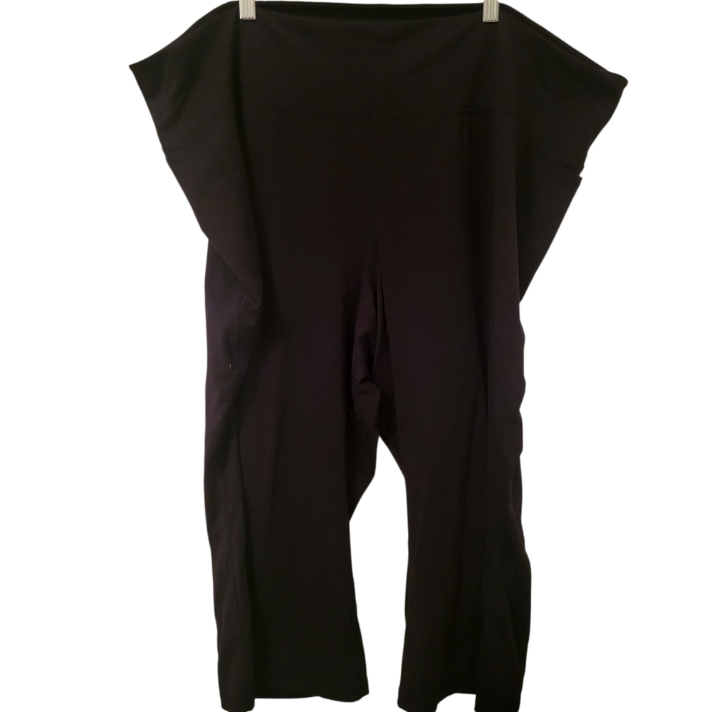 Livi Plus Capri Yoga Pants Black sz 34/36